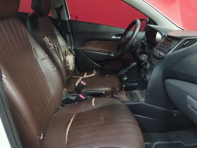 HYUNDAI HB20S 1.0M COMF - 2015/2016 — foto 13 de 40