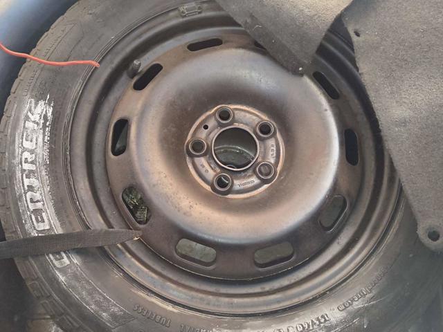 VOLKSWAGEN FOX 1.0 - 2005/2005 — foto 24 de 31
