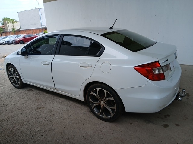 HONDA CIVIC LXR - 2014/2014 — foto 4 de 38
