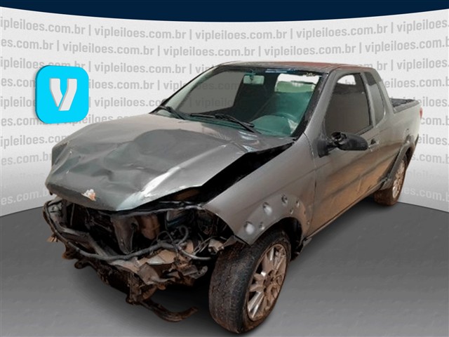 Fiat Strada Working CE 2015 em leilão