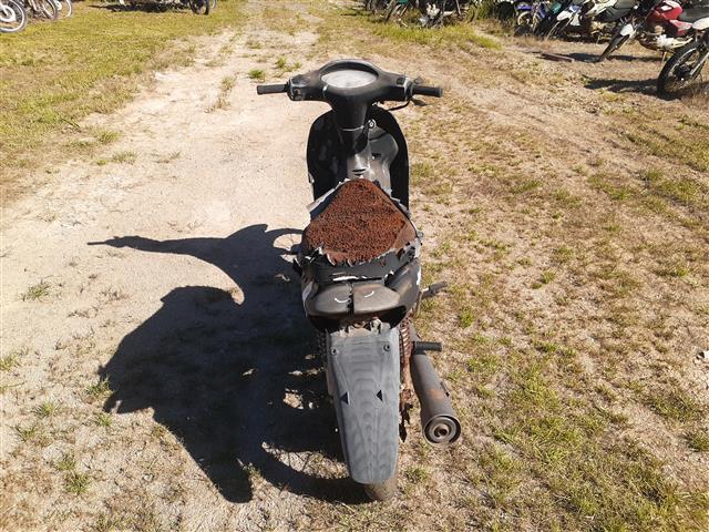 HONDA C100BIZ - 1999/1999 — foto 4 de 10