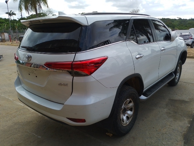 TOYOTA HILUX SWSRXA4FD - 2023/2023 — foto 3 de 40