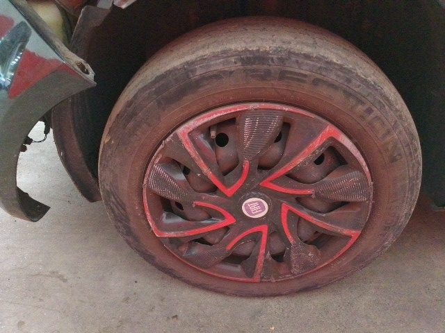 FIAT PUNTO 1.4 - 2010/2010 — foto 32 de 40