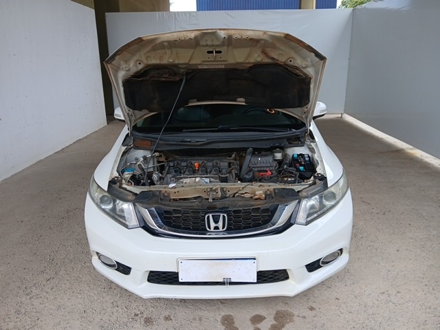 HONDA CIVIC LXR - 2014/2014 — foto 24 de 38