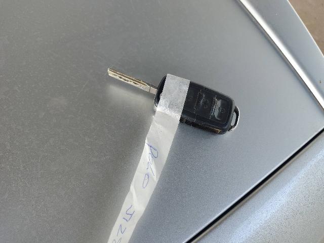 VOLKSWAGEN POLO SEDAN 1.6 COMFOR - 2010/2011 — foto 34 de 35
