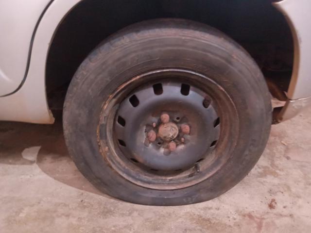 FIAT UNO VIVACE 1.0 - 2013/2014 — foto 25 de 36
