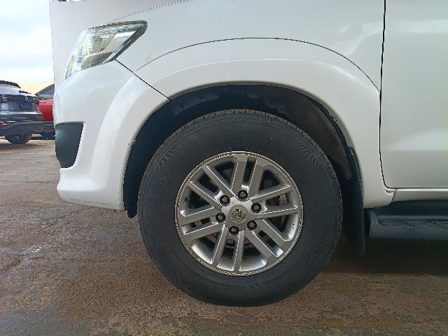 TOYOTA HILUXSW4 SRV4X4 - 2014/2014 — foto 32 de 40