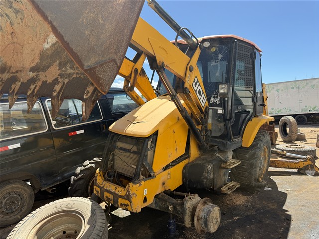 Retoescavadeira Jcb, 4x4, Cor Amarela, Combustível Diesel,ano Fabricação 2021, Modelo 3xb14cm2cm, Número de Identificaç…