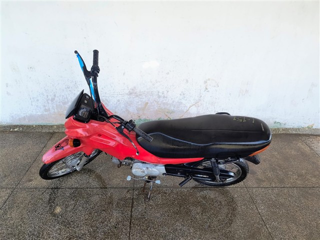 Honda Pop100 2014 em leilão