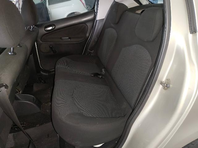 PEUGEOT 207HB XR - 2011/2012 — foto 11 de 29