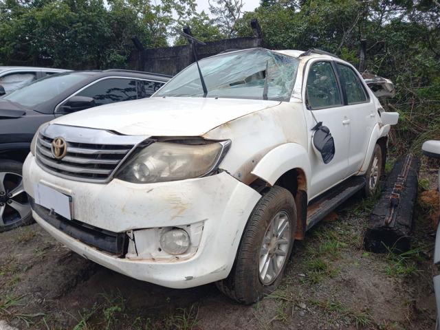 TOYOTA HILUX SW4 4X2SR - 2015/2015