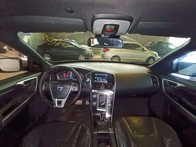 VOLVO XC60 2.0T5 R-DES - 2014/2014 — foto 8 de 28