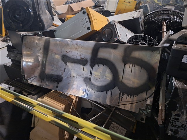 Lote composto por fogão industrial, ventiladores, geladeiras