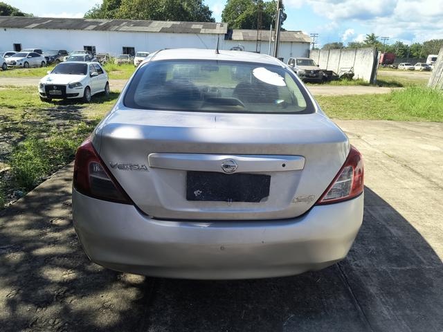 NISSAN VERSA 16S FLEX - 2011/2012 — foto 19 de 26