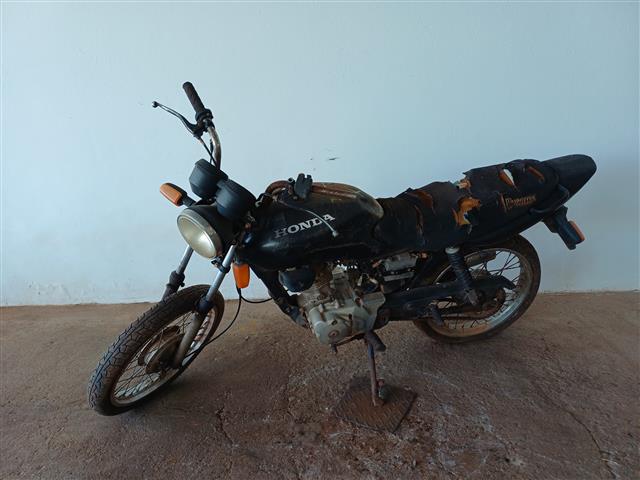 Honda CG 125 FAN 2008 em leilão