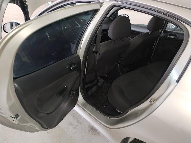 PEUGEOT 207HB XR - 2011/2012 — foto 14 de 29