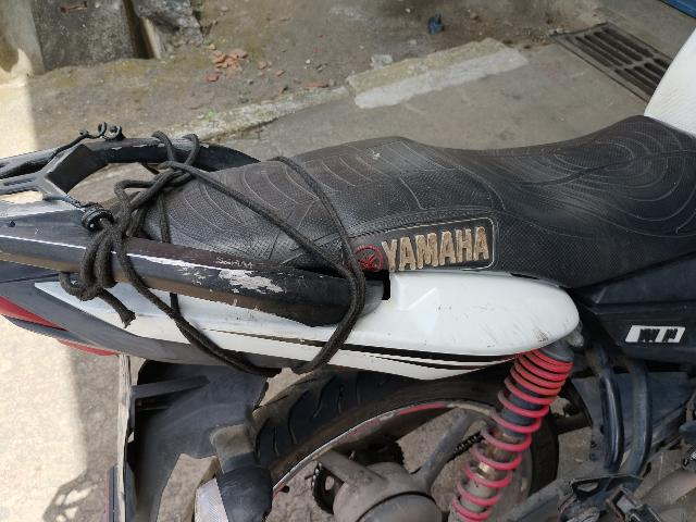 YAMAHA YS150 FAZER SED - 2014/2014 — foto 17 de 25