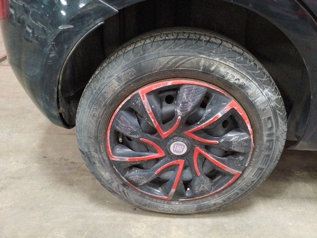 FIAT PUNTO 1.4 - 2010/2010 — foto 30 de 40