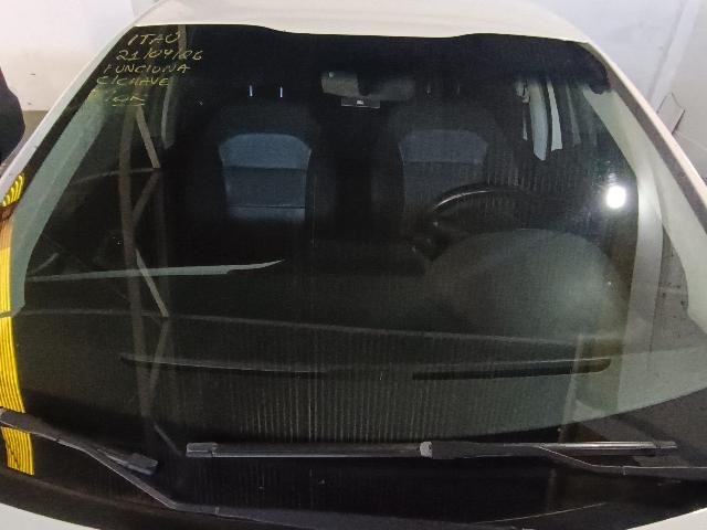 PEUGEOT 208 ACTIVE - 2013/2014 — foto 16 de 27