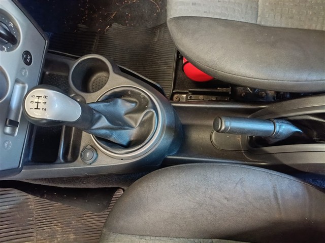 FORD FIESTA SEDAN1.6FLEX - 2012/2013 — foto 8 de 40