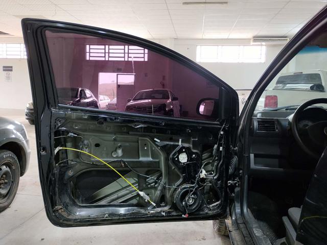 VOLKSWAGEN FOX 1.0 - 2008/2009 — foto 13 de 36