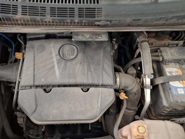 IDEA ESSENCE 1.6 16V FLEX - 2013/2013 — foto 9 de 26