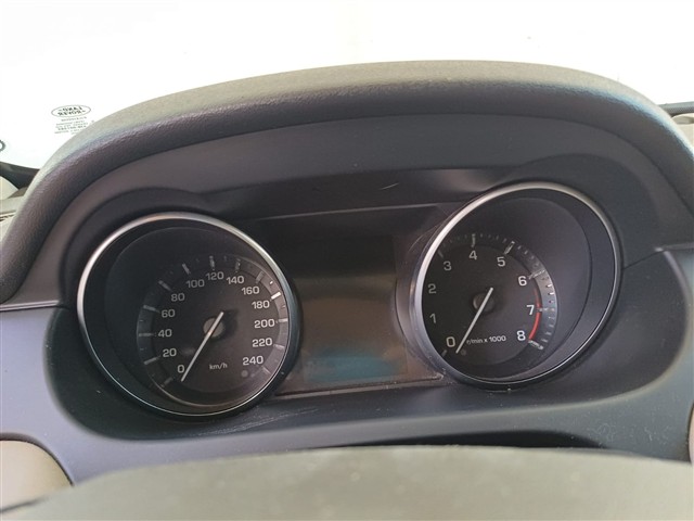 LAND ROVER DISC SPT SI4 HSE 7L - 2016/2016 — foto 10 de 27