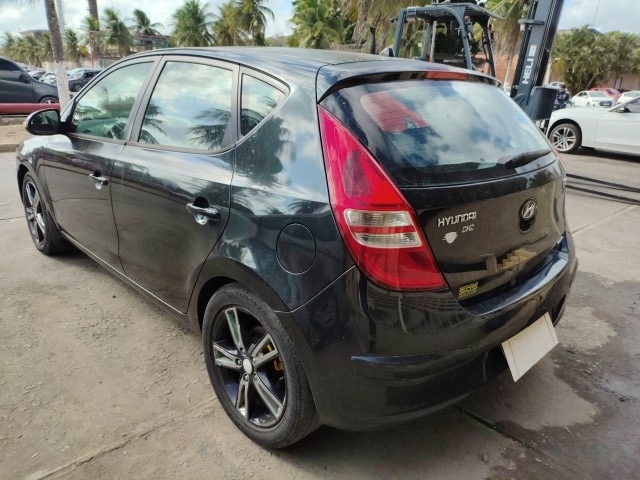 HYUNDAI I30 2.0 - 2009/2010 — foto 3 de 18