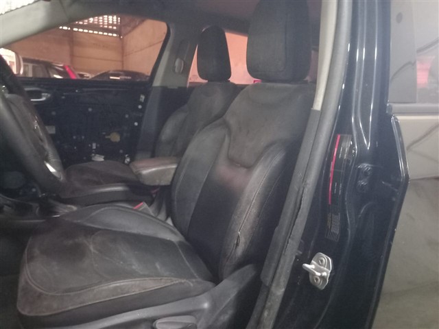 JEEP COMPASS LONGITUDE D - 2018/2018 — foto 37 de 40