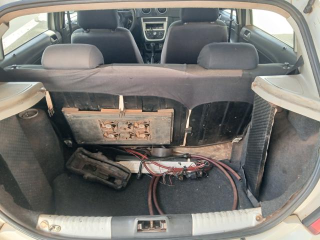 VOLKSWAGEN GOL 1.0 - 2009/2010 — foto 27 de 39