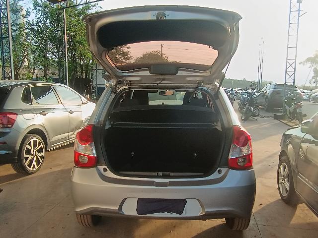 Foto 17 de 29: ETIOS HB X 13L MT - 2017/2018