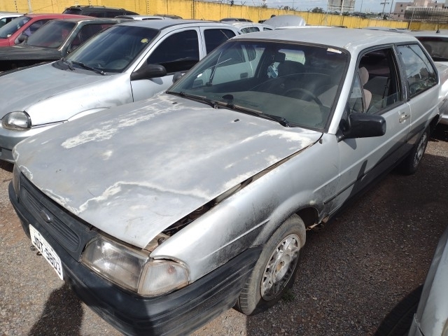 FORD - VERSAILLES 2.0 I GL - leilão extrajudicial - SAMAMBAIA DF - lance mínimo R$ 3.500