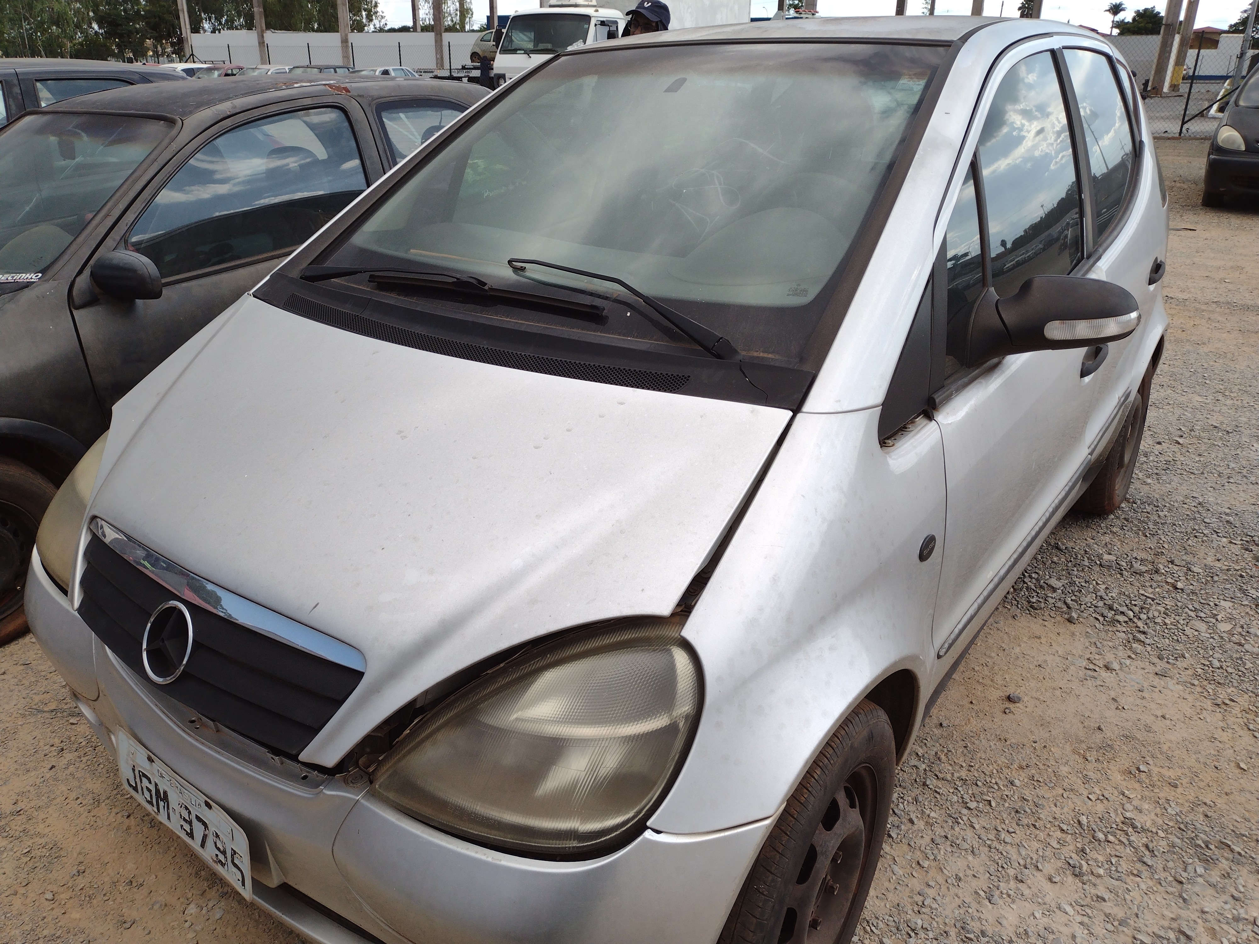MERCEDES-BENZ - A 160 - leilão extrajudicial - SAMAMBAIA DF - lance mínimo R$ 4.300