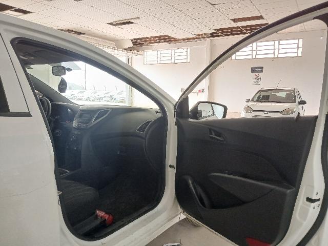 HYUNDAI HB20 1.0M COMFOR - 2014/2014 — foto 17 de 25