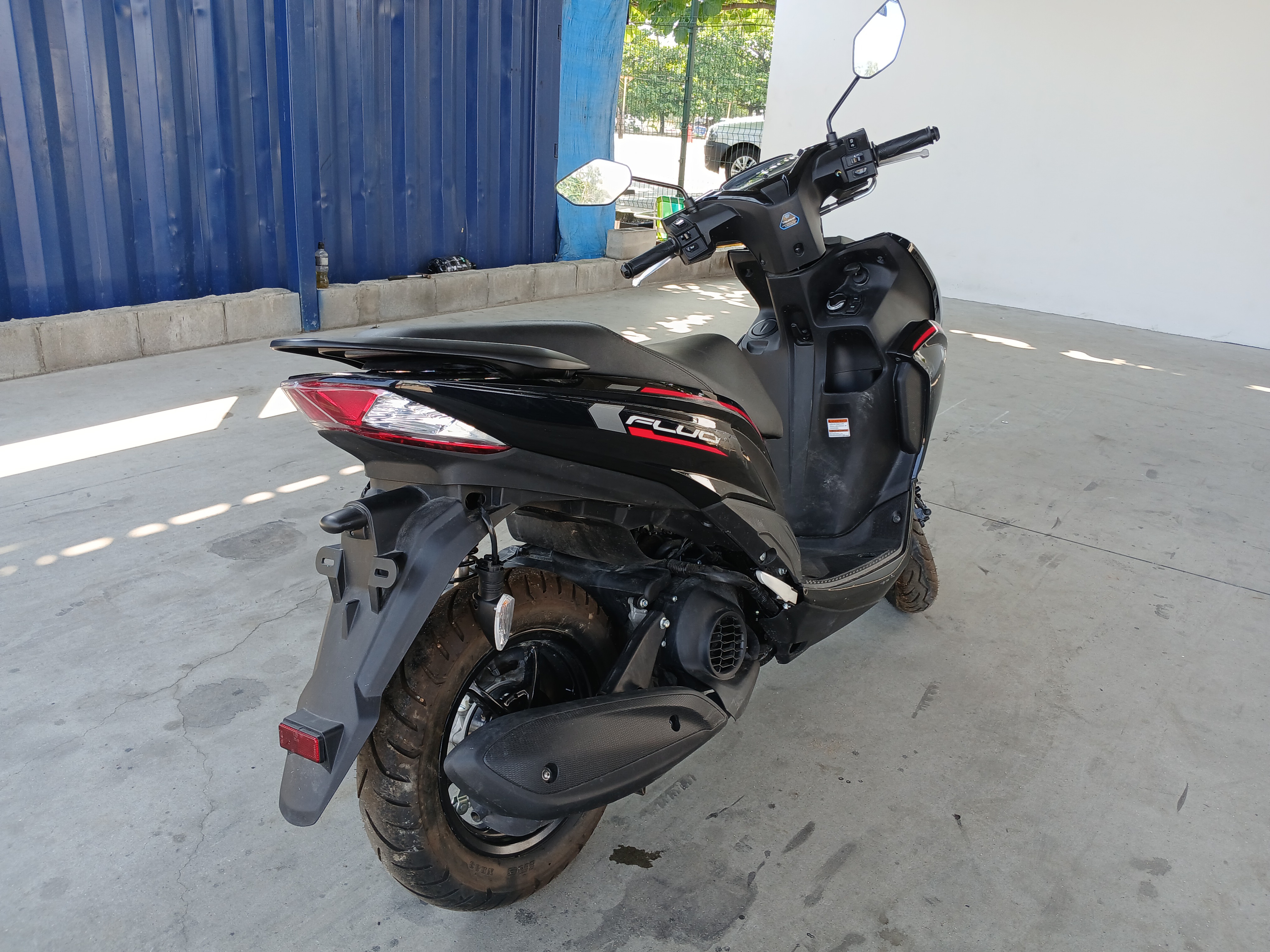 YAMAHA FLUO 125 - 2025/2026 — foto 3 de 13