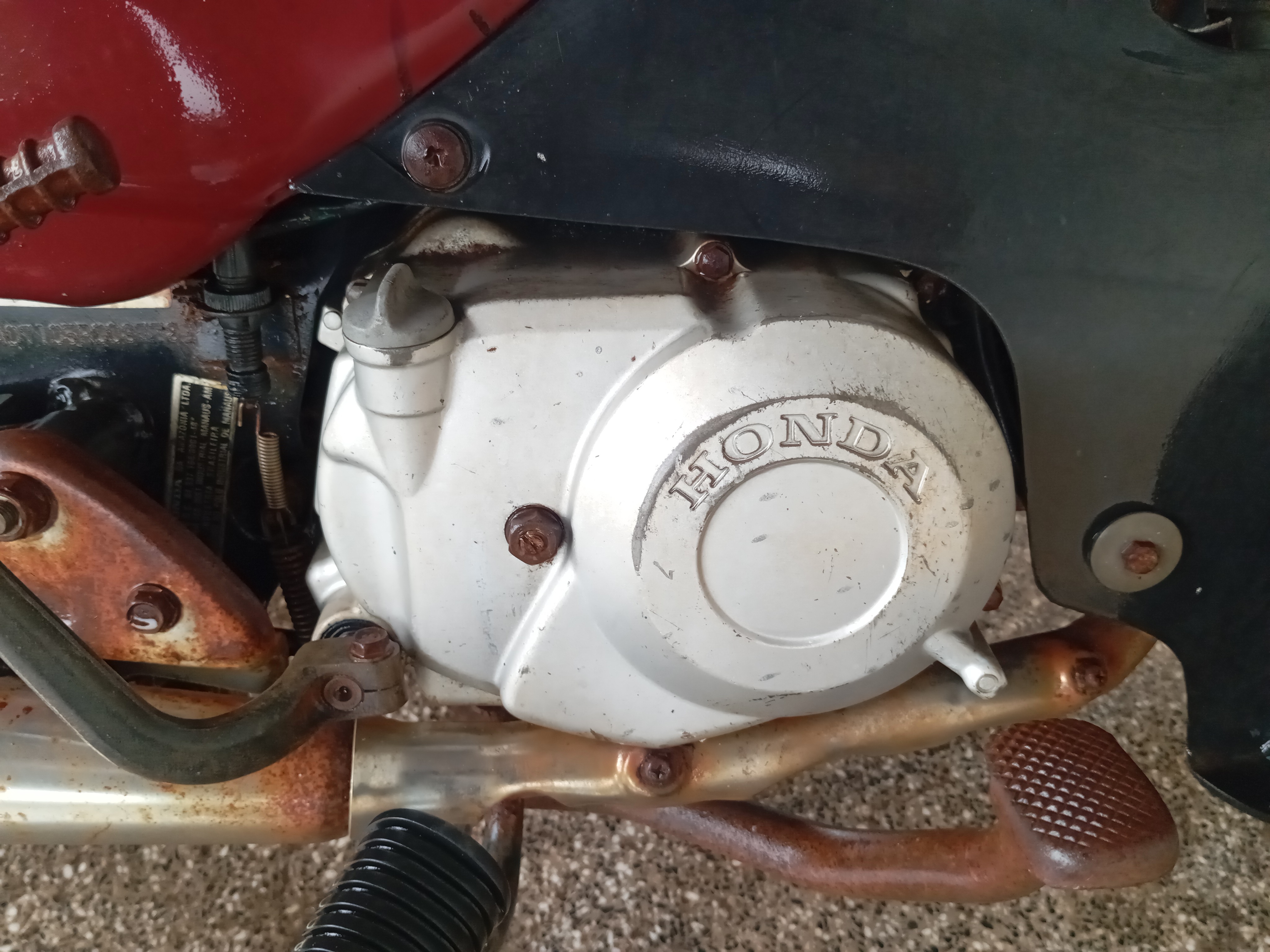 HONDA C100 BIZ ES - 2004/2005 — foto 8 de 10