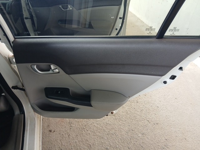HONDA CIVIC LXR - 2014/2014 — foto 18 de 38
