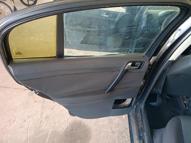 VOLKSWAGEN POLO SEDAN 1.6 - 2005/2005 — foto 16 de 28