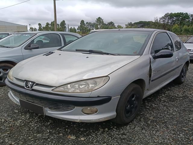 Peugeot 206 Quiksilver 2002 em leilão