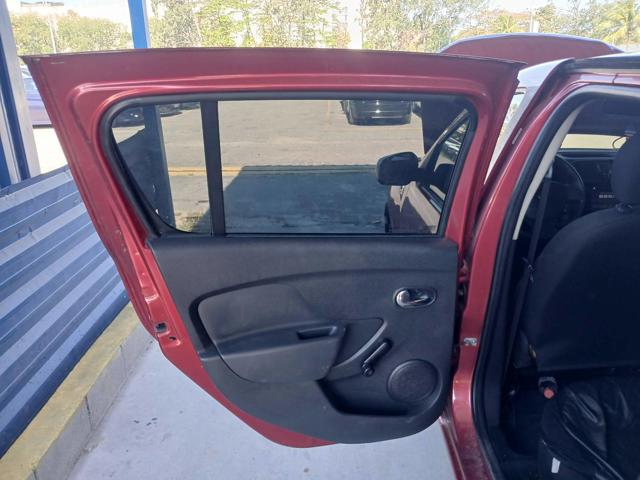 RENAULT SANDERO EXPR 10 - 2016/2017 — foto 16 de 38