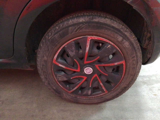 FIAT PUNTO 1.4 - 2010/2010 — foto 33 de 40