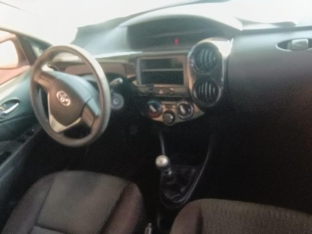 Foto 5: ETIOS HB X 13L MT - 2017/2018