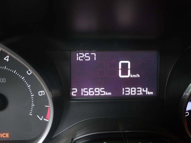 PEUGEOT 208 ALLURE - 2013/2014 — foto 8 de 32