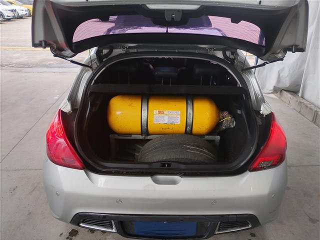 PEUGEOT 308 FELINE - 2012/2013 — foto 25 de 34