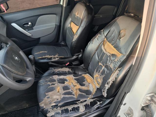 RENAULT LOGAN EXPR 10 - 2018/2018 — foto 20 de 37