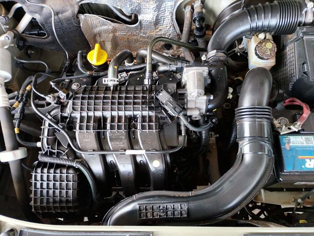 RENAULT LOGAN ZEN10MT - 2020/2021 — foto 30 de 40