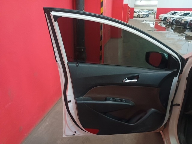 HYUNDAI HB20S 1.0M COMF - 2015/2016 — foto 25 de 40