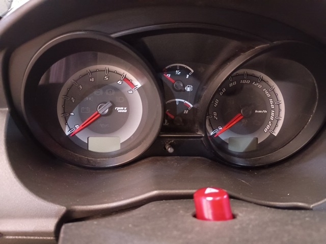 FORD FIESTA SEDAN1.6FLEX - 2012/2013 — foto 9 de 40