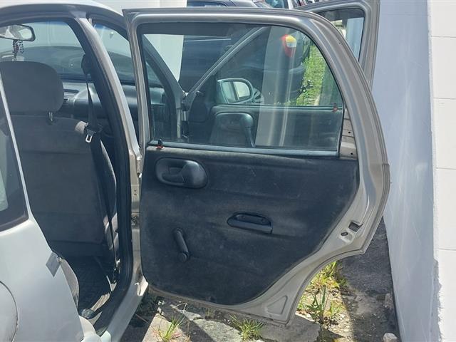 Foto 15 de 25: CORSA MILENIUM - 2001/2002