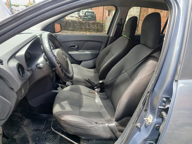 RENAULT SANDERO AUTH 10 - 2017/2018 — foto 11 de 27